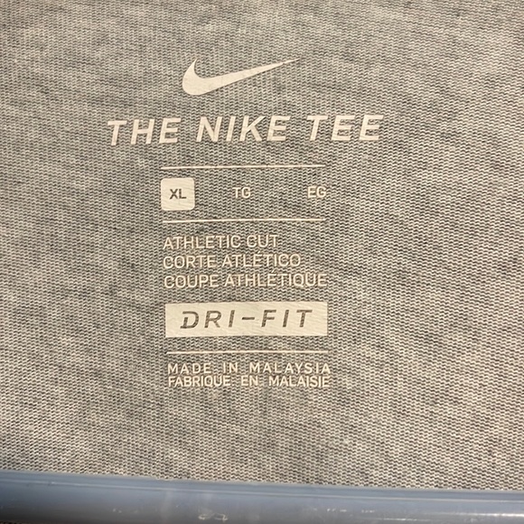 nike gray shirt good condition - Picture 3 of 3